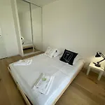 Presqu'ile, Neuf Avec Balcon, Salle De Gym Et Parking *
