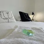 アパート Presqu'ile, Neuf Avec Balcon, Salle De Gym Et Parking カーン