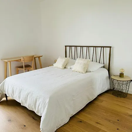 Presqu'ile, Neuf Avec Balcon, Salle De Gym Et Parking 아파트