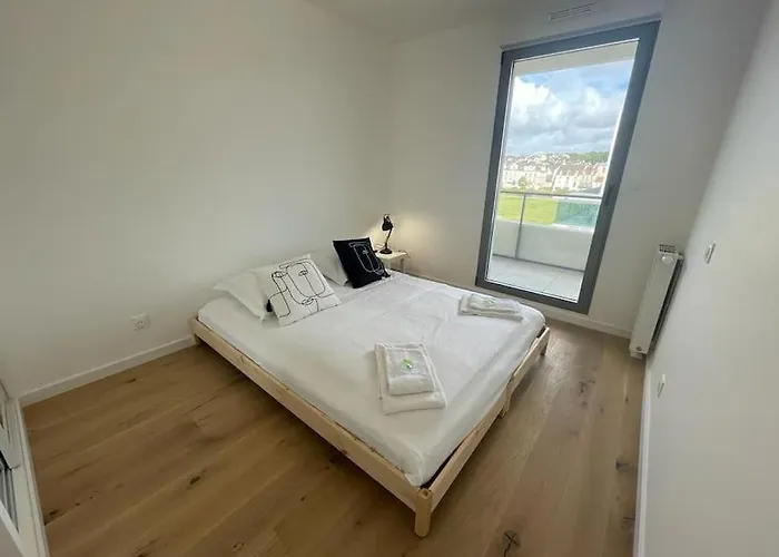 Presqu'ile, Neuf Avec Balcon, Salle De Gym Et Parking Daire *